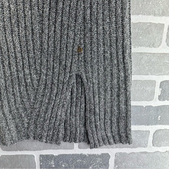 Yesta Gray Ribbed Sleeveless Sweater Size 16 & 20 - Picture 2 of 9